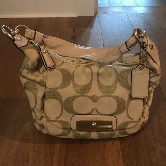 Medium size coach purse Clearance